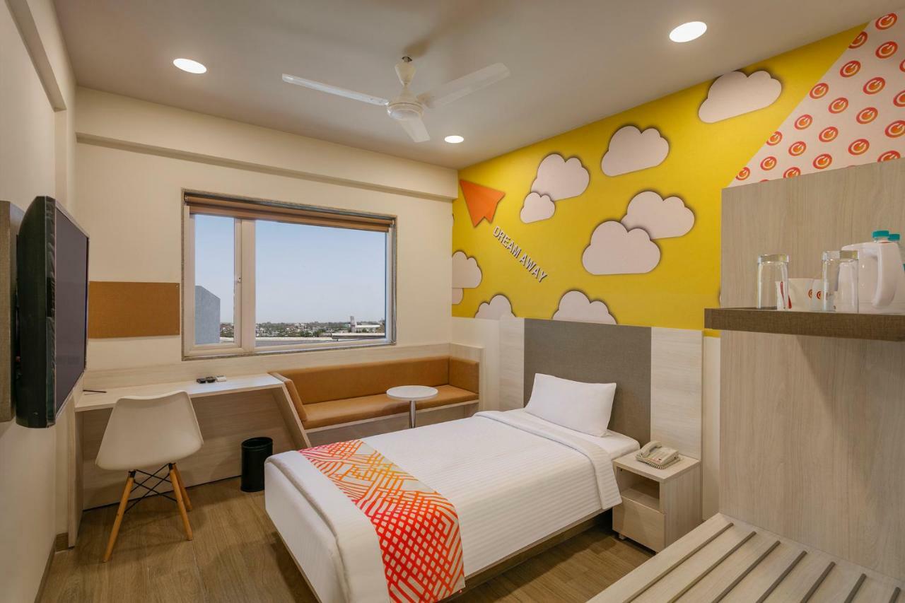 Ginger Sanand Hotel Ngoại thất bức ảnh