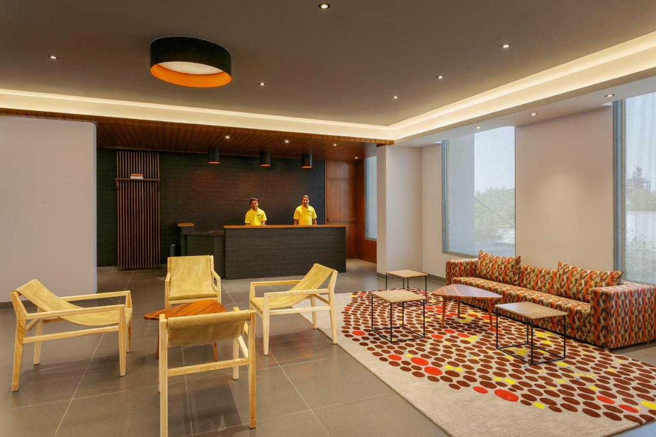 Ginger Sanand Hotel Ngoại thất bức ảnh