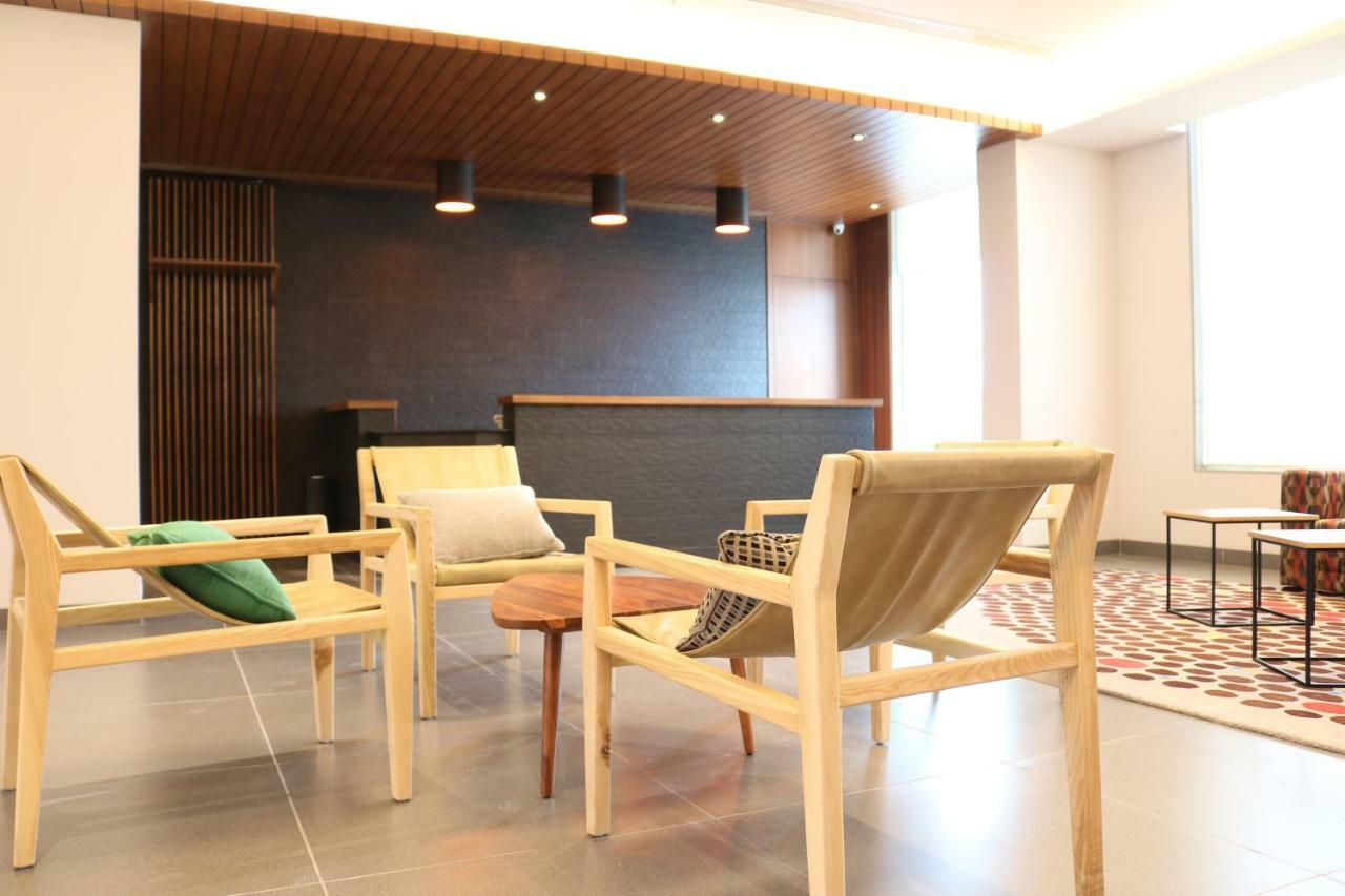 Ginger Sanand Hotel Ngoại thất bức ảnh