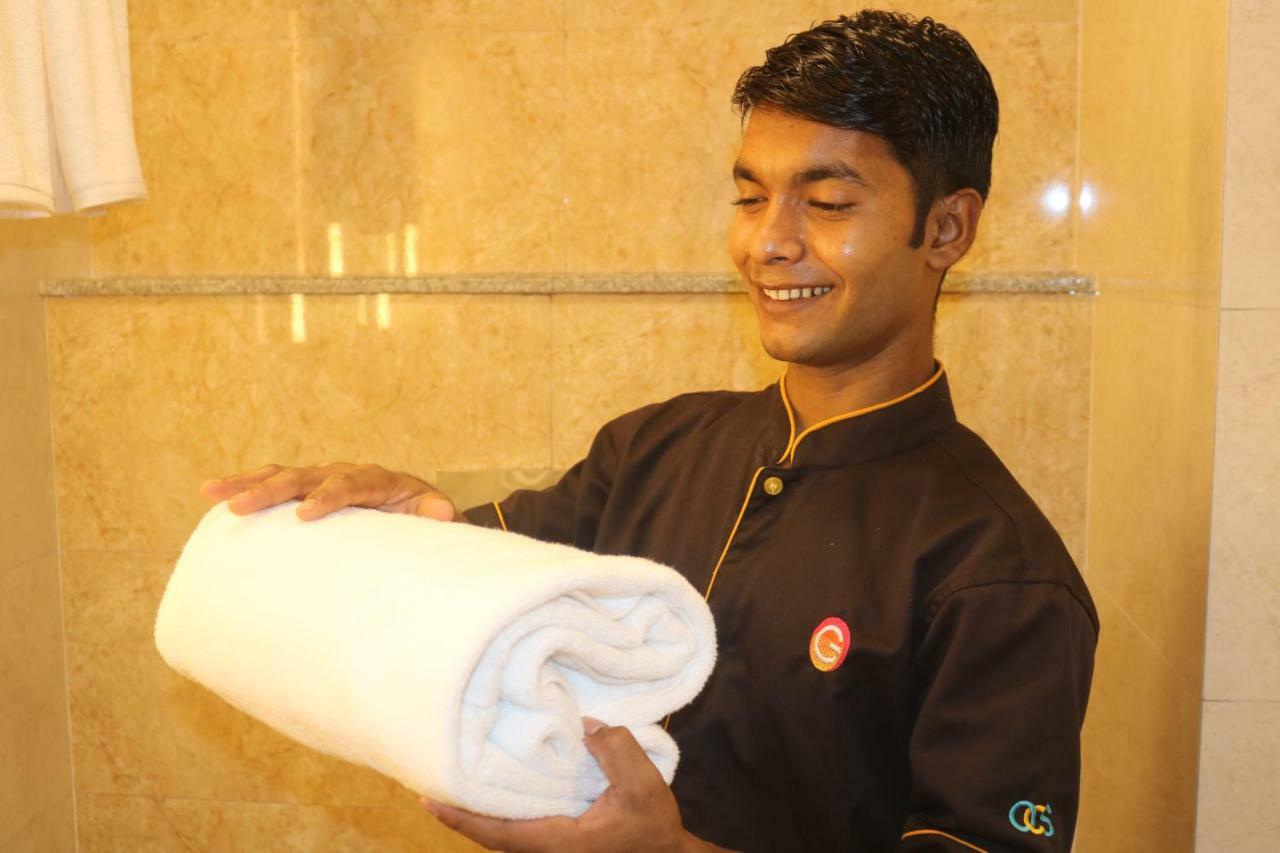 Ginger Sanand Hotel Ngoại thất bức ảnh