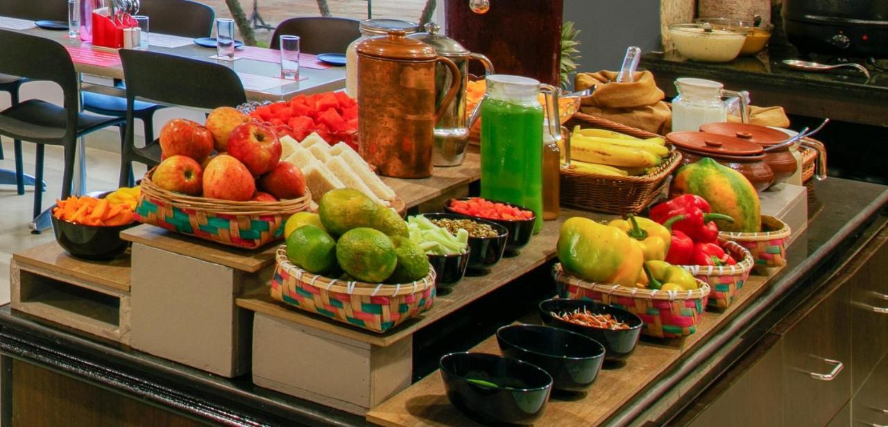 Ginger Sanand Hotel Ngoại thất bức ảnh
